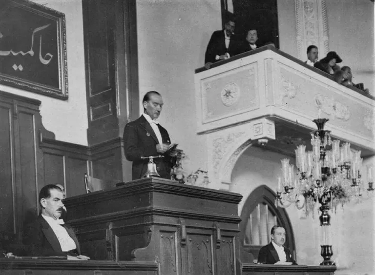 23 Nisan 1920 Büyük Millet Meclisi
24 Nisan 1920 Mustafa Kemal'in Konuşması